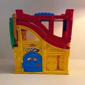 Fisher Price Little People Fold & Go Wheelies Rev N Sounds Car Race Track Ramp